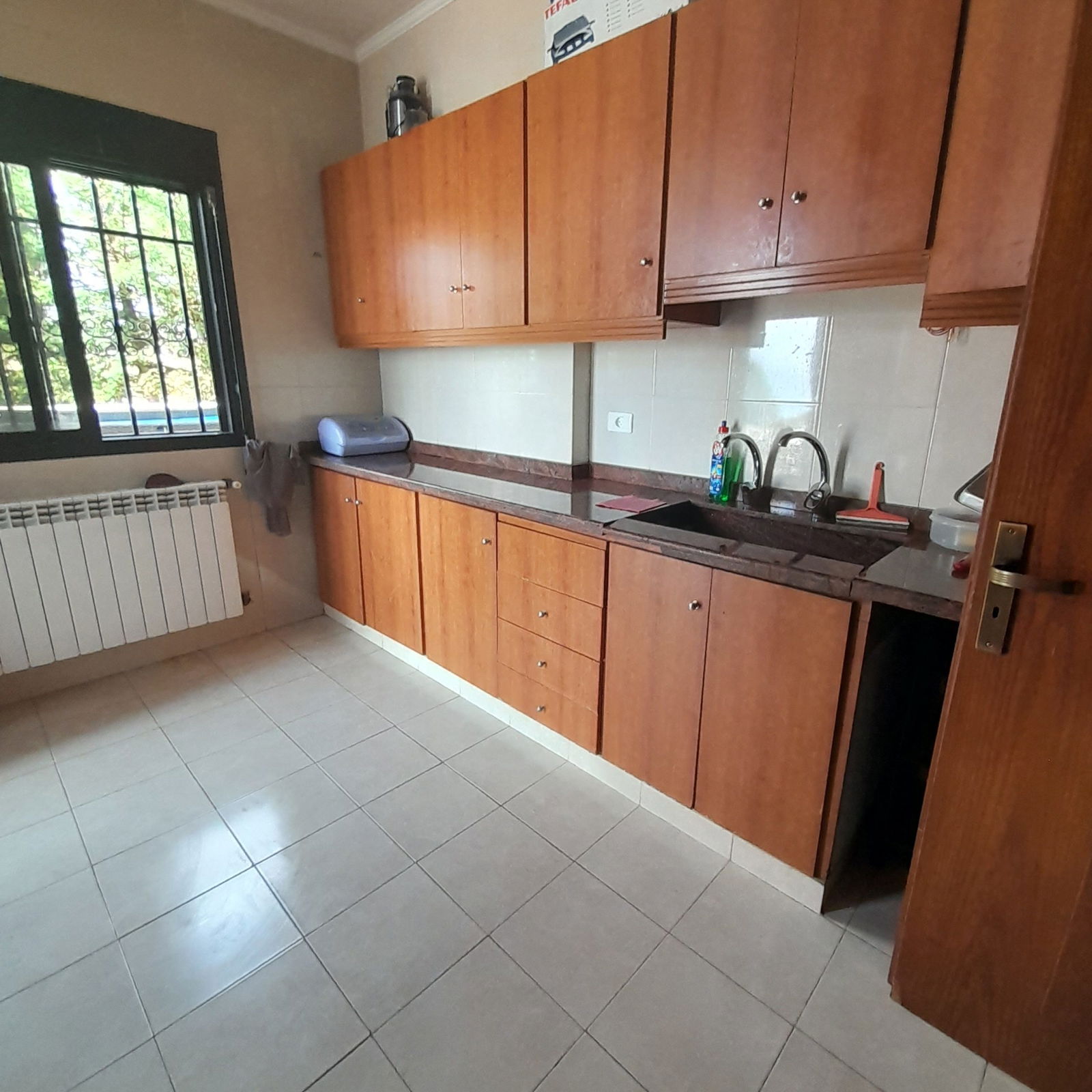 Third Floor Apartment in a Building – Mtein, Zaarour