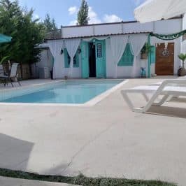 Chalets with Private Pools – Arzai