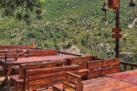 Chalet with Private Pool – Sejoud Jezzine