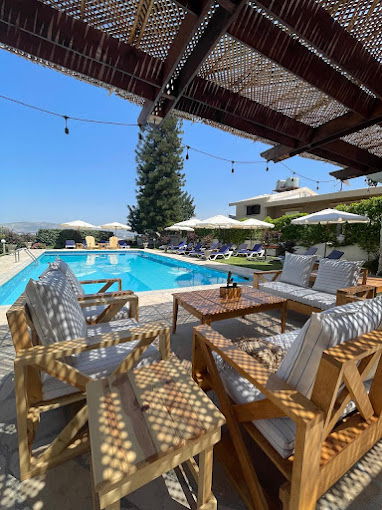 Guesthouse with Pool – Barsa, Koura