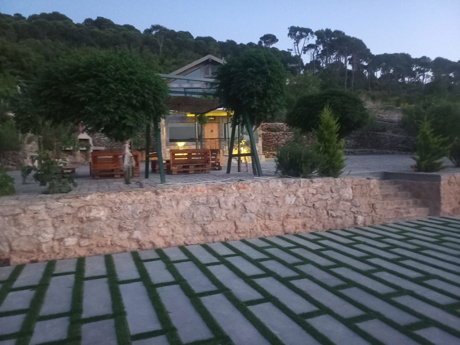 Stone House with Pool for the night – Qornayel, Baabda